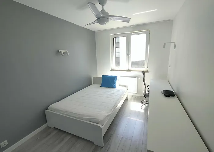 With Free Parking - Mogilska, Laszkiewicza Habitación en casa particular *