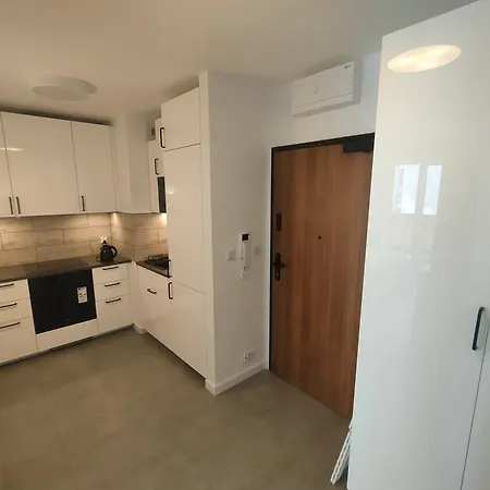 With Free Parking - Mogilska, Laszkiewicza *