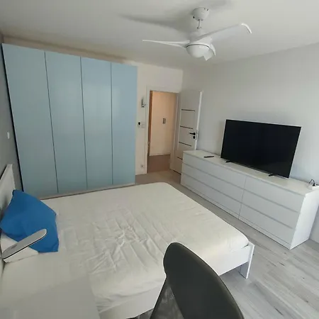 With Free Parking - Mogilska, Laszkiewicza *